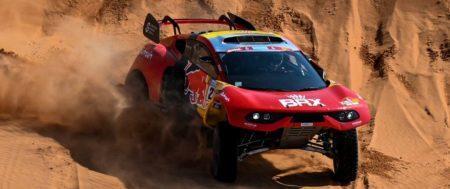 Loeb remporte la 7e étape du Rallye Dakar et presse sur Al-Attiyah