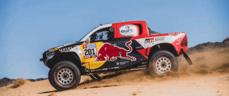 Nasser Al-Attiyah s’élance vers la victoire au prologue du Rallye Dakar