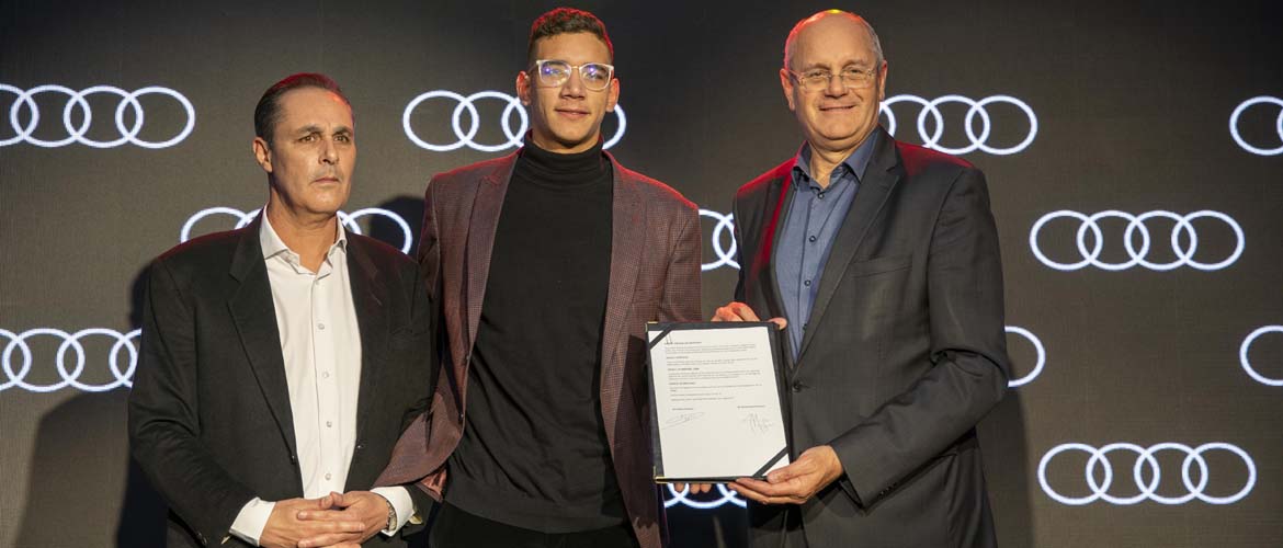 Audi Tunisie signe un partenariat avec Ahmed Ayoub Hafnaoui