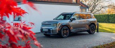 KIA EV9 NOMMÉE « VOITURE FAMILIALE DE L’ANNÉE »