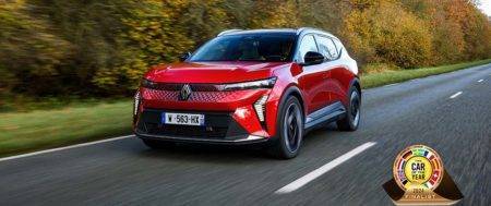 SCENIC E-TECH ELECTRIC, FINALISTE CAR OF THE YEAR 2024
