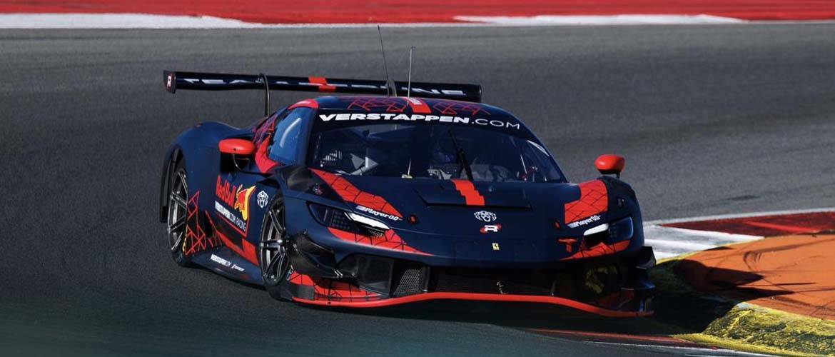 MAX VERSTAPPEN TESTE UNE FERRARI 296 GT3